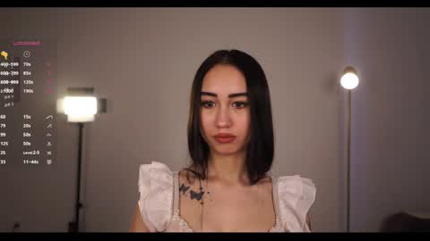 Mia online show from 05/19/26, 10:32