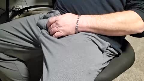 Unpredictable online show from 12/06/24, 06:06