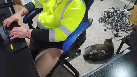 Snapshot of onelargecock0615 chatting on 09/22/25, 12:18 Unpredictable online show from 09/22/25, 12:18