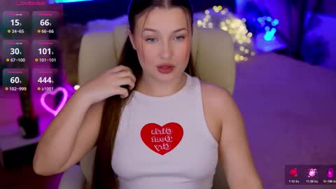 L A Y A online show from 12/01/25, 08:41