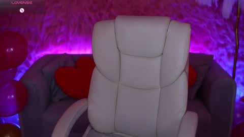 L A Y A online show from 02/08/26, 02:09