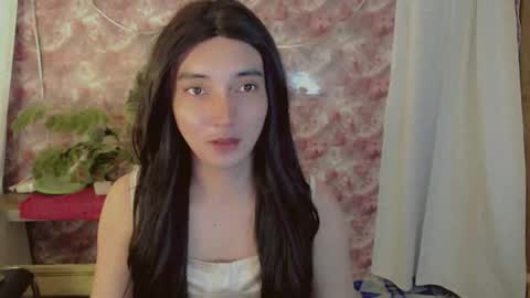 Snapshot of onelesslonelygirl69 chatting on 06/02/26, 07:05 KLIER online show from 06/02/26, 07:05