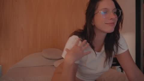 Snapshot of onelittlemermaid chatting on 12/11/24, 08:07 Ariel online show from 12/11/24, 08:07