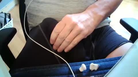 oneluckyguy47 online show from 11/17/25, 02:23