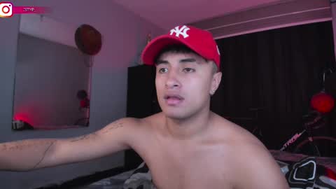 Snapshot of onemore_cum chatting on 02/26/25, 12:05 YIN MIGUEL online show from 02/26/25, 12:05