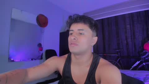 Snapshot of onemore_cum chatting on 02/27/25, 10:20 YIN MIGUEL online show from 02/27/25, 10:20