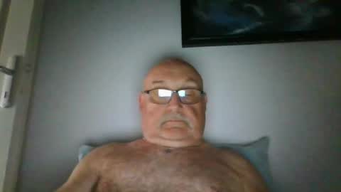 Snapshot of onemoretimebis chatting on 06/15/26, 02:08 Onemoretimebis online show from 06/15/26, 02:08