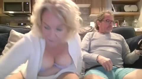 couple mature milf bigboobs curvy mommydaddy online show from 01/12/25, 07:31