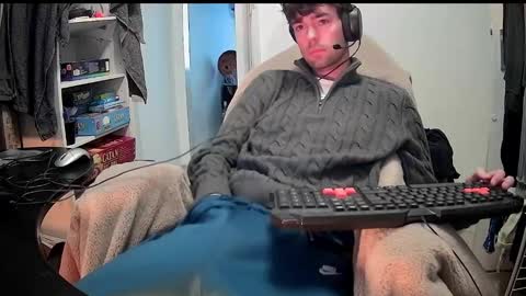 onesieboyx online show from 02/18/25, 07:54