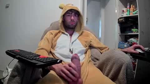 Snapshot of onesieboyx chatting on 12/19/25, 09:49 onesieboyx online show from 12/19/25, 09:49