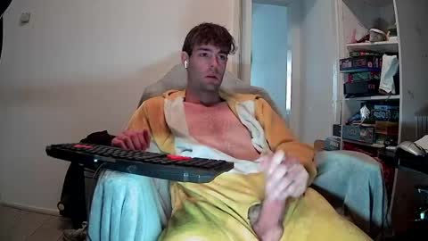 Snapshot of onesieboyx chatting on 03/26/26, 03:50 onesieboyx online show from 03/26/26, 03:50