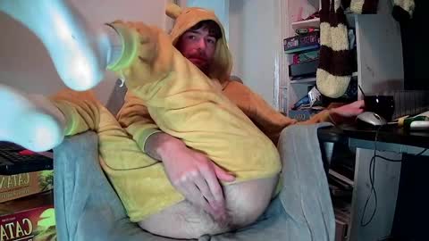 Snapshot of onesieboyx chatting on 03/31/26, 01:11 onesieboyx online show from 03/31/26, 01:11