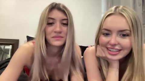 Snapshot of onicasummer chatting on 02/25/25, 01:30 Onica Summer online show from 02/25/25, 01:30