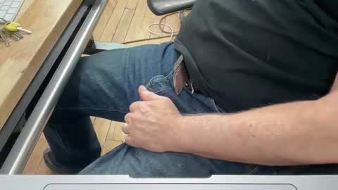onlocationnyc online show from 06/09/26, 10:21