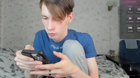 Snapshot of only_eric chatting on 04/12/26, 12:10 Erick online show from 04/12/26, 12:10