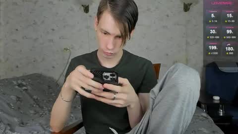 Snapshot of only_eric chatting on 04/18/26, 11:14 Erick online show from 04/18/26, 11:14