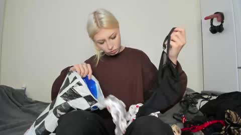 Iva online show from 11/15/25, 10:45