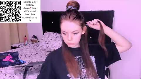 Snapshot of only_sarah1 chatting on 12/11/24, 11:21 only_sarah1 online show from 12/11/24, 11:21