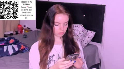 Snapshot of only_sarah1 chatting on 12/24/24, 12:11 only_sarah1 online show from 12/24/24, 12:11