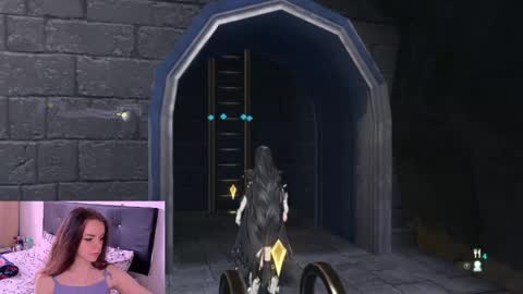 Snapshot of only_sarah1 chatting on 01/12/25, 10:33 only_sarah1 online show from 01/12/25, 10:33