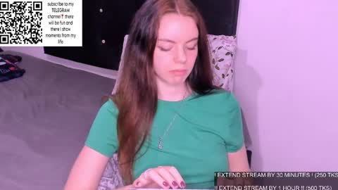 Snapshot of only_sarah1 chatting on 01/22/25, 01:42 only_sarah1 online show from 01/22/25, 01:42