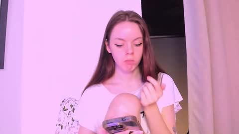 Snapshot of only_sarah1 chatting on 10/01/25, 11:55 only_sarah1 online show from 10/01/25, 11:55