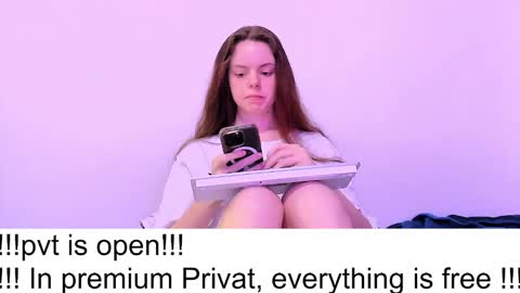 Snapshot of only_sarah1 chatting on 10/23/25, 11:35 only_sarah1 online show from 10/23/25, 11:35