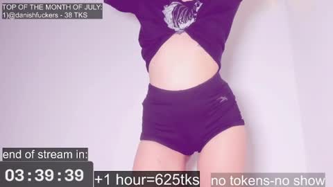 Snapshot of only_sarah1 chatting on 07/06/26, 08:00 only_sarah1 online show from 07/06/26, 08:00