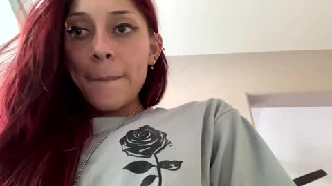 Snapshot of only_siren chatting on 09/26/25, 11:09 Only siren online show from 09/26/25, 11:09