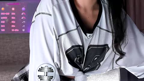 Snapshot of onlycatsss chatting on 12/27/24, 01:28 Amelia online show from 12/27/24, 01:28