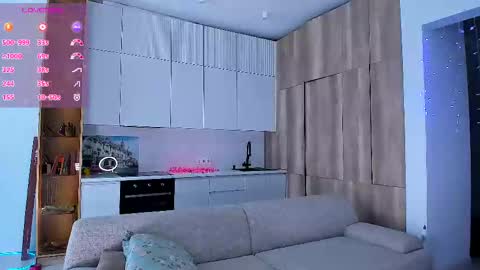 Snapshot of onlycatsss chatting on 03/11/25, 07:04 Amelia online show from 03/11/25, 07:04