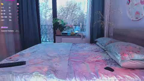 Snapshot of onlycatsss chatting on 11/09/25, 11:19 Amelia online show from 11/09/25, 11:19