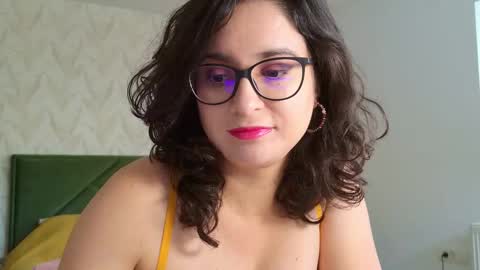 Snapshot of onlyella92_ chatting on 10/13/25, 08:14 onlyella92_ online show from 10/13/25, 08:14
