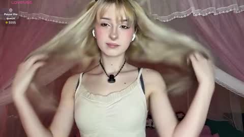 Snapshot of onlyeva1 chatting on 05/09/26, 08:30 Eva online show from 05/09/26, 08:30