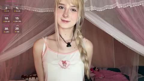 Snapshot of onlyeva1 chatting on 05/15/26, 08:43 Eva online show from 05/15/26, 08:43