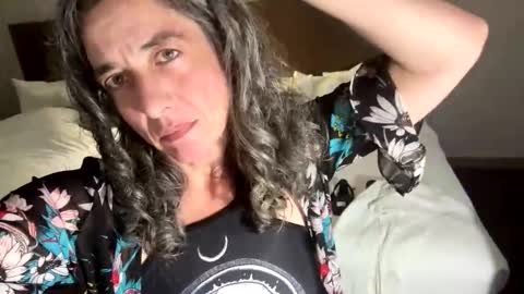 Snapshot of onlyfiona chatting on 11/10/25, 04:33 OnlyFiona and Friend online show from 11/10/25, 04:33