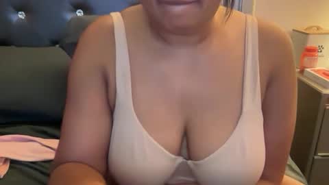 onlyinurdreams00 online show from 01/11/26, 05:56