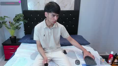 Snapshot of onlyjos_ chatting on 09/14/25, 03:00 Josh - Schedule 1400 - 2200 online show from 09/14/25, 03:00