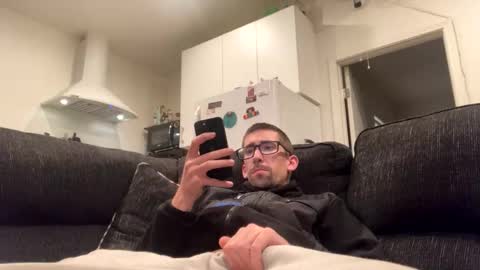 Snapshot of onthecumup69 chatting on 02/25/25, 04:21 onthecumup69 online show from 02/25/25, 04:21