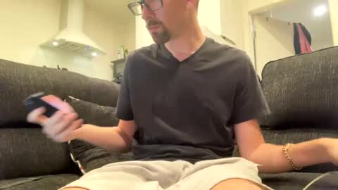 Snapshot of onthecumup69 chatting on 03/03/25, 03:20 onthecumup69 online show from 03/03/25, 03:20