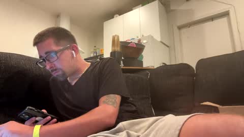 Snapshot of onthecumup69 chatting on 09/30/25, 08:08 onthecumup69 online show from 09/30/25, 08:08