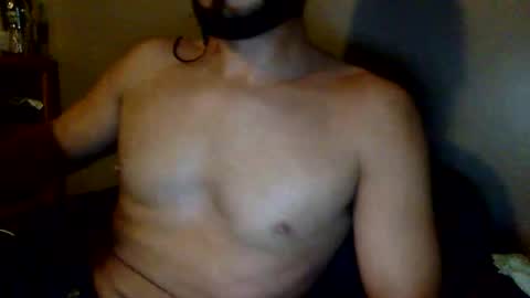 Snapshot of oofthatstuff chatting on 10/19/25, 08:04 oofthatstuff online show from 10/19/25, 08:04