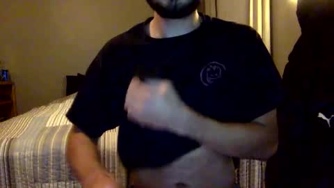 Snapshot of oofthatstuff chatting on 10/20/25, 01:17 oofthatstuff online show from 10/20/25, 01:17