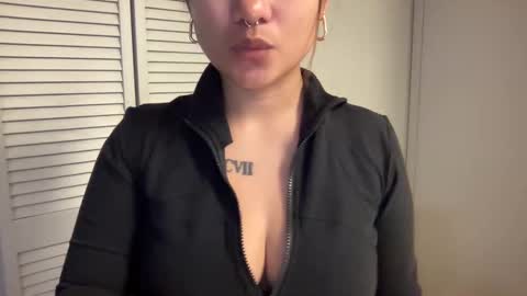 Snapshot of oohhellothere chatting on 09/09/25, 08:14 Miss Girly online show from 09/09/25, 08:14