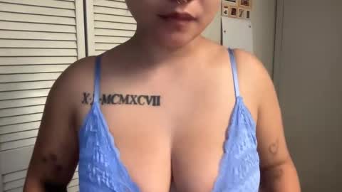 Snapshot of oohhellothere chatting on 09/21/25, 06:15 Miss Girly online show from 09/21/25, 06:15