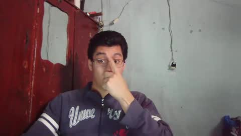 Snapshot of oomaurooo chatting on 12/24/24, 10:49 oomaurooo online show from 12/24/24, 10:49