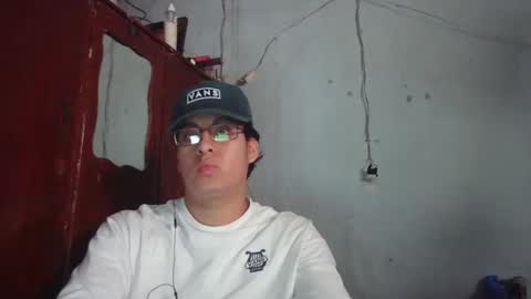 Snapshot of oomaurooo chatting on 12/25/24, 09:43 oomaurooo online show from 12/25/24, 09:43