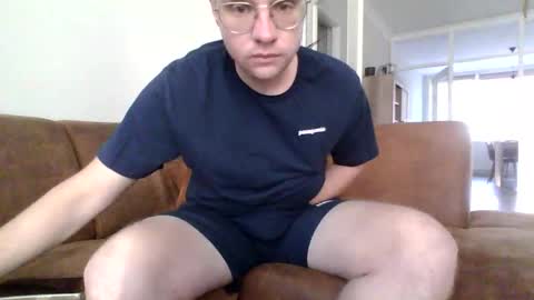 Snapshot of oook5 chatting on 09/19/25, 04:29 oook5 online show from 09/19/25, 04:29