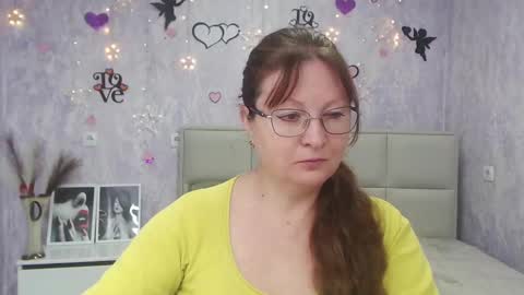 Snapshot of oovanessahotts chatting on 03/10/25, 06:05 Vanessa online show from 03/10/25, 06:05