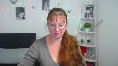Snapshot of oovanessahotts chatting on 09/26/25, 05:33 Vanessa online show from 09/26/25, 05:33